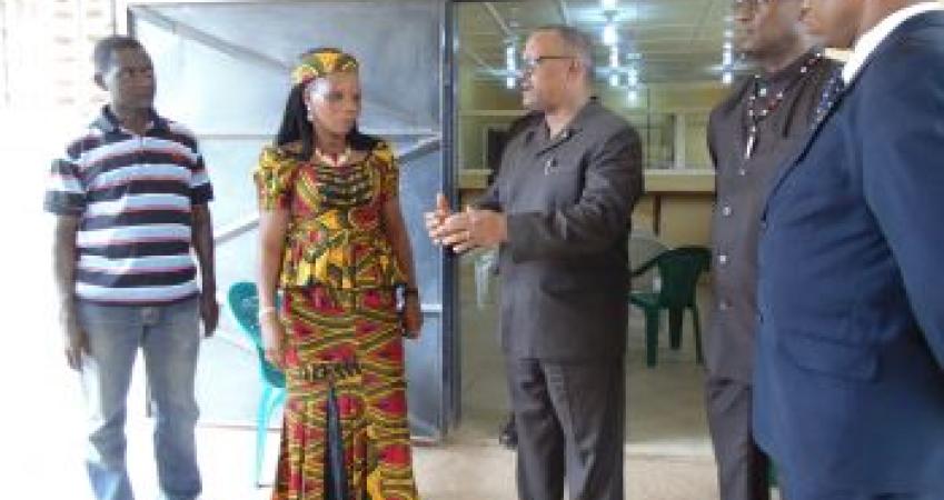 Gov. Weeks making a point during visit to CBL Payment Center in Voinjama